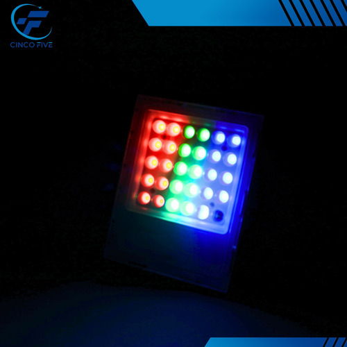 Refletor Led Rgb Com 50w Para Iluminação Externa E Jardim
