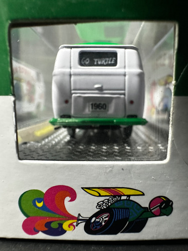 M2 Machines 1960 Volkswagen Delivery Van Turtle Wax Blanco