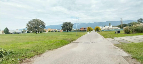 Terreno En Venta En Yerba Buena , 741m2 En Quinta Azucena.