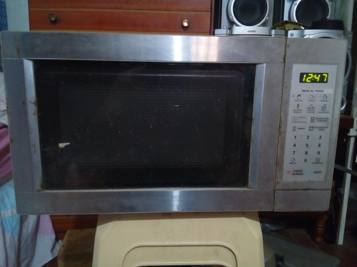 Horno Microondas LG Con Detalle.