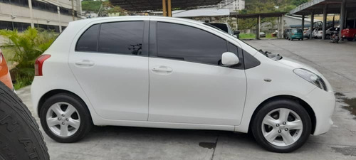 Imagen 6 de 16 de Toyota Yaris Automatico