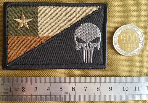 Imagen 3 de 4 de Parche Bandera Chilena Tono Ocre Y Punisher