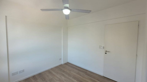 Venta 2 Ambientes Con Balcon En Parque Chacabuco