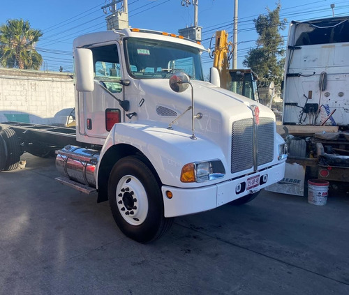 Kenworth T300 Chasis Cabina Blanco