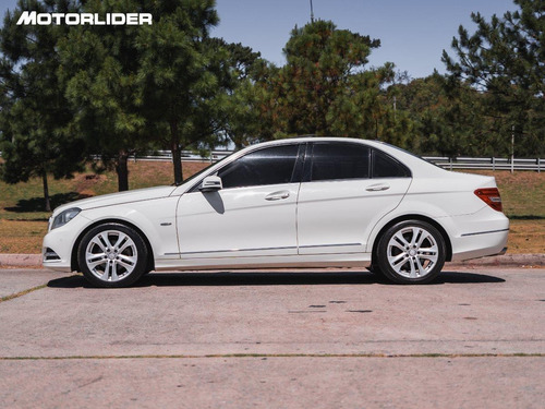 Imagen 3 de 15 de Mercedes Benz C250 1.8 Avantgarde At | Permuta / Financia