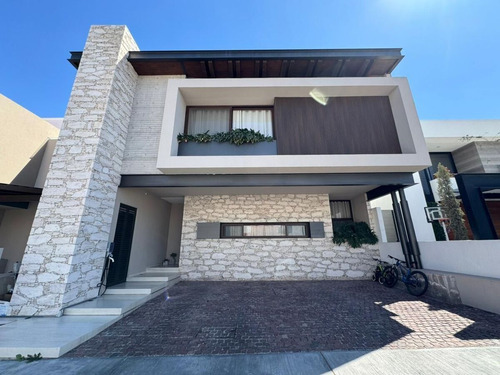 Casa De Lujo En Venta En Misión San Jerónimo. 12