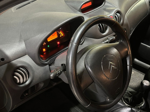 Citroën C3 1.4 I EXCLUSIVE 8V FLEX 4P MANUAL