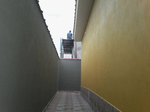 Imagem 14 de 30 de Imóvel Novo Tipo Casa Térrea Em Condominio Fechado Com Excelente Acabamento Com Azulejo Até O Teto Tanto Na Cozinha Como No Banheiro E Moldura De Gesso Nestes Dois Ambientes Janela De Alumínio Cor B