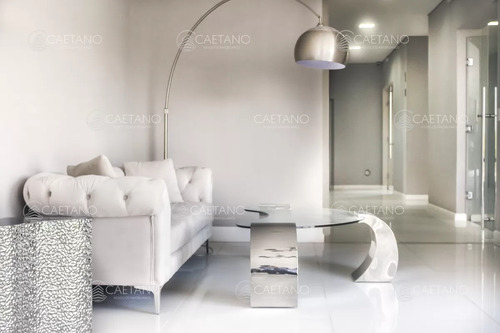 Venta Apartamento 2 Dormitorios. Playa Mansa, Punta Del Este.