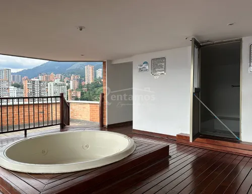 Apartamento En Arriendo En El Poblado. Cod A776155