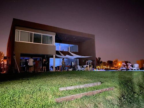 Imagen 3 de 11 de Casa Con Piscina A La Laguna En Venta Ubicado En El Cantón, Escobar
