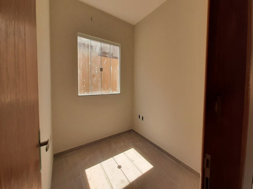 Imagem 10 de 16 de Casas Com 3 Quartos Sendo 1 Suíte A Venda No Bairro Atlântica - 1054 - 70686573