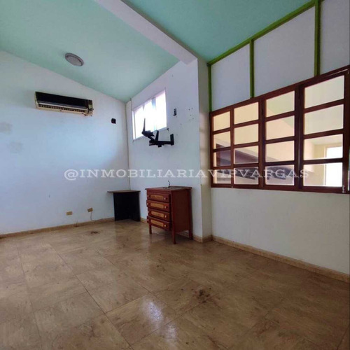 Imagen 5 de 11 de Casa En Venta Ubicada En Las Colinas Catia La Mar Estado La Guaira Ref 006 - 402