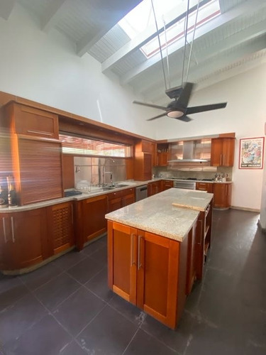 Imagen 28 de 30 de Se Vende Casa 680m2 4h+2s/7b/10p Cerro Verde 4377