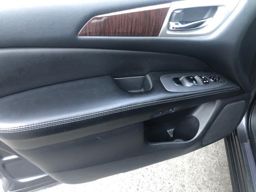 Imagen 5 de 10 de Nissan Pathfinder 2014 3.5 Exclusive Mt