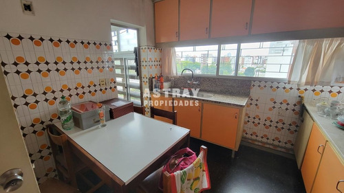 Imagen 8 de 17 de Apartamento En Venta De 3 Dormitorios En Pocitos (ref: Ast-2919)