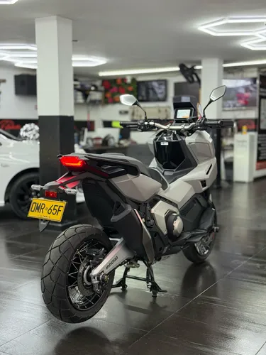 Honda X-adv 750