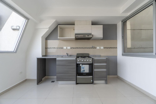 Venta Monoambiente Con Cochera. Balcón, Parrilla, Luminoso. A Estrenar Parque Chas