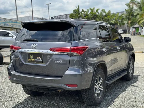 Toyota Fortuner 2.7 SRV