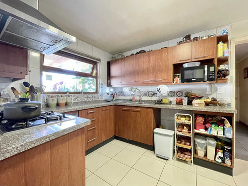 Casa 5 Dorm + Servicio (95981)