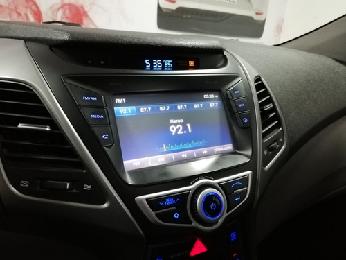 Imagen 13 de 15 de Hyundai Elantra 2016 1.8 Limited Tech At