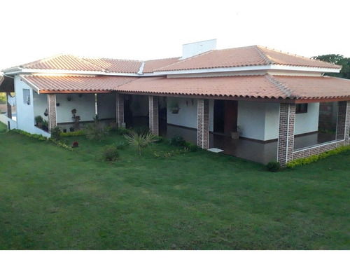 Chácara Casa Nova 2 Suítes Arthur Nigueira