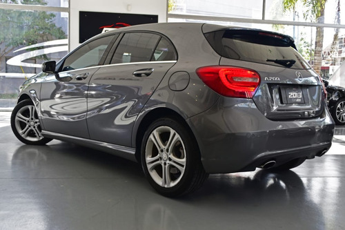 Mercedes Benz A200 Urban 1.6 2013 - 64.900km - Car Cash