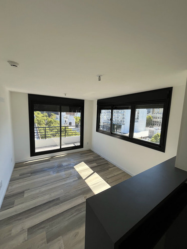 Apartamento De 1 Dormitorio Al Frente Con Garage Piso Alto En Cordón Sur-reservado-reservado-reser