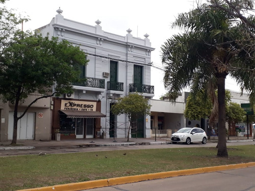 Imagen 2 de 18 de Casa En Alquiler En Centro De Reconquista