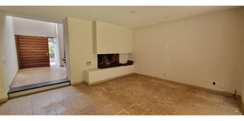 Gran Ubicacion De Esta Casa En Venta Y Renta