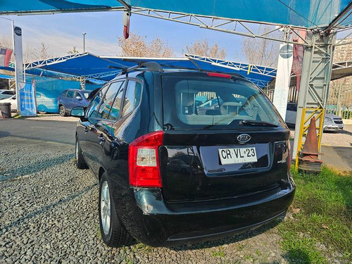 Kia Carens GSL LX 2.0 MT AC