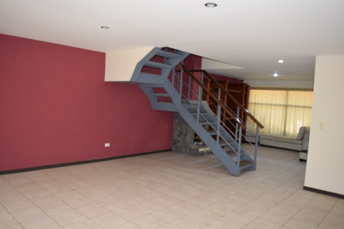 Imagen 9 de 25 de Casa En Residencial El Castillo, Con 4 Dormitorios, Chimenea, Amplia Zona Verde