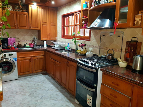 Imagen 2 de 17 de Venta De Hermosa Casa De 3 Dormitorios C/cochera, Pileta Y Quincho En Cosquín