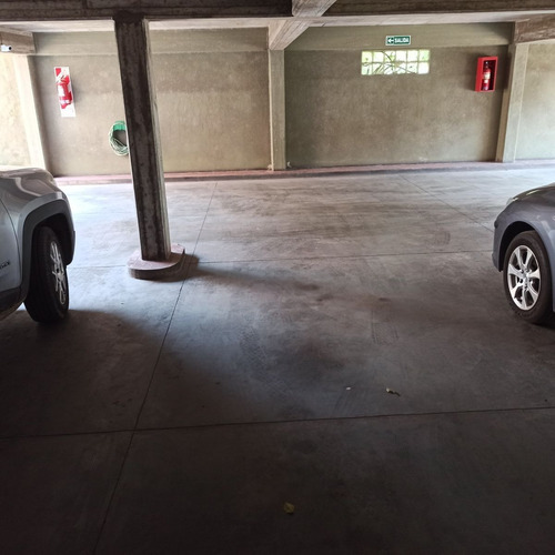 Imagen 3 de 6 de Dueña Directa Vende Amplia Cochera Cubierta San Isidro - Planta Baja - Portón C/control Remoto - Gran Radio De Giro - Cámaras Vigilancia C/ App Celular