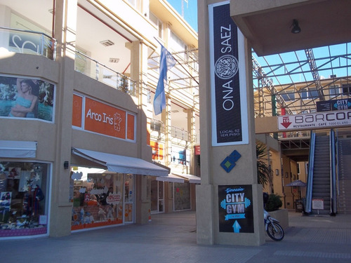Imagen 2 de 9 de Local En Pinamar - Paseo El Agora 70
