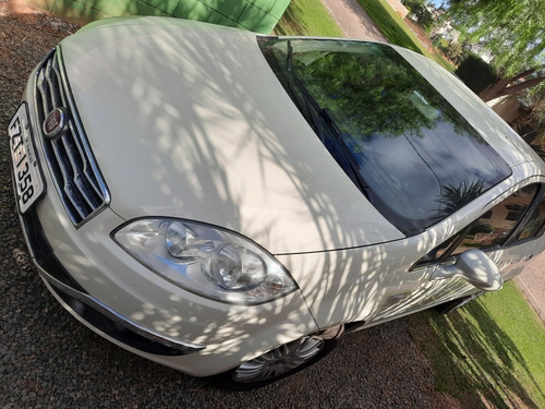 Fiat Linea 2016 1.8 16v Essence Flex 4p