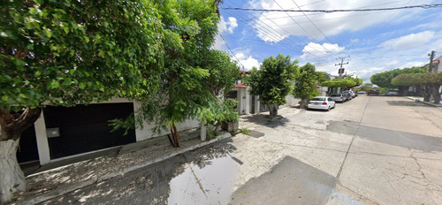 Casa En Venta Con Gran Patio Colonia El Retiro Delegacion Tuxtla Gutierrez