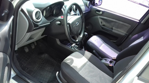 Ford Fiesta Sedan 1.6 Completo 2008 $ 17990 Financia