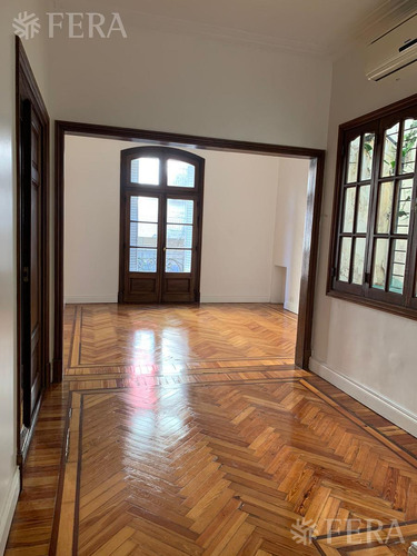 Departamento En Alquiler De 3 Ambientes Con Escritorio En Recoleta