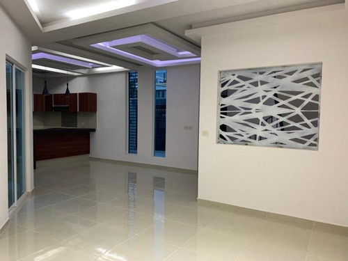 Casa En Venta En Nueva Chapultepec, Morelia, Michoacán De Ocampo C.p. 58280