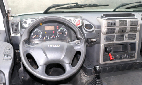 Iveco Stralis 410 6x2 Ano 2011