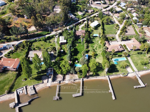 Linda Casa A Orilla De Lago