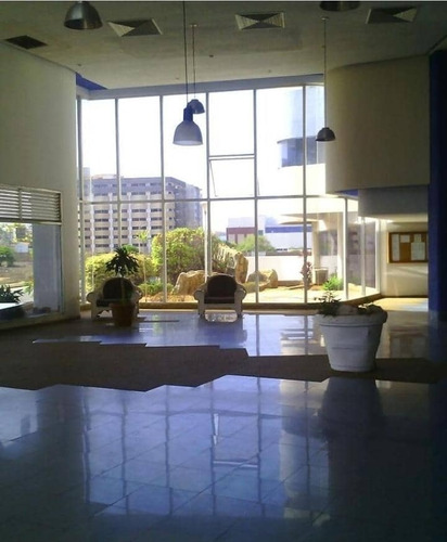 Imagen 3 de 14 de Local En Venta Costa Azul Edf.esparta Suites