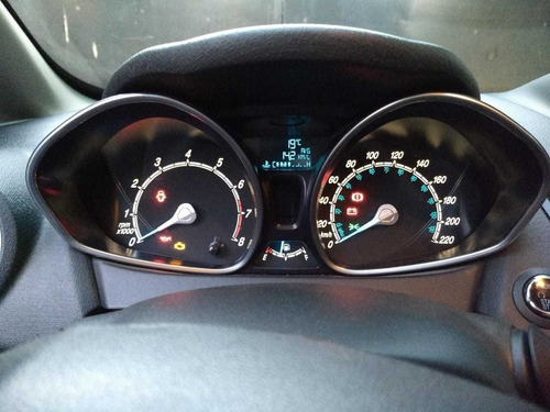 Ford Fiesta Kinetic Design 1.6 Design 120cv Titanium 2015