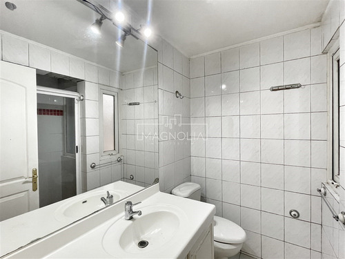 Casa En Venta De 5 Dorm. Mas Servicio En Sector Santa Esther