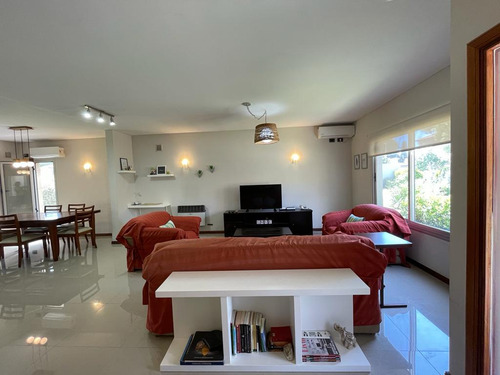 Casa A La Venta - Hurlingham- Complejo Las Fincas