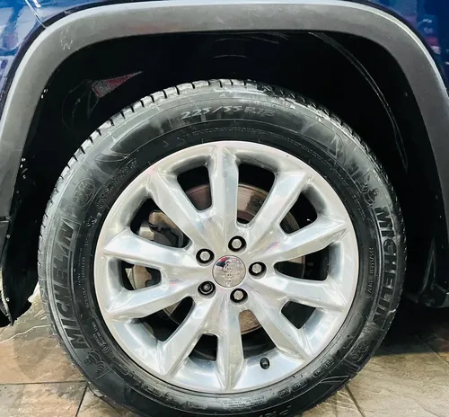 Jeep Cherokee LIMITED PREMIUM