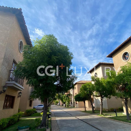 Cgi+ Luxury Vende Bella Casa En Morro Yacht Club