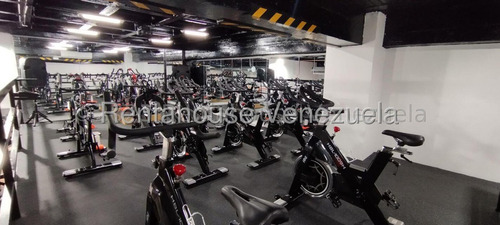 Prados Del Este. Local Y Fondo De Comercio En Venta. Mls25-18208 Me