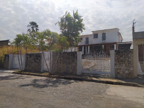 Nestor Y Vanessa Venden Casa En Altos De Guataparo Prc-016